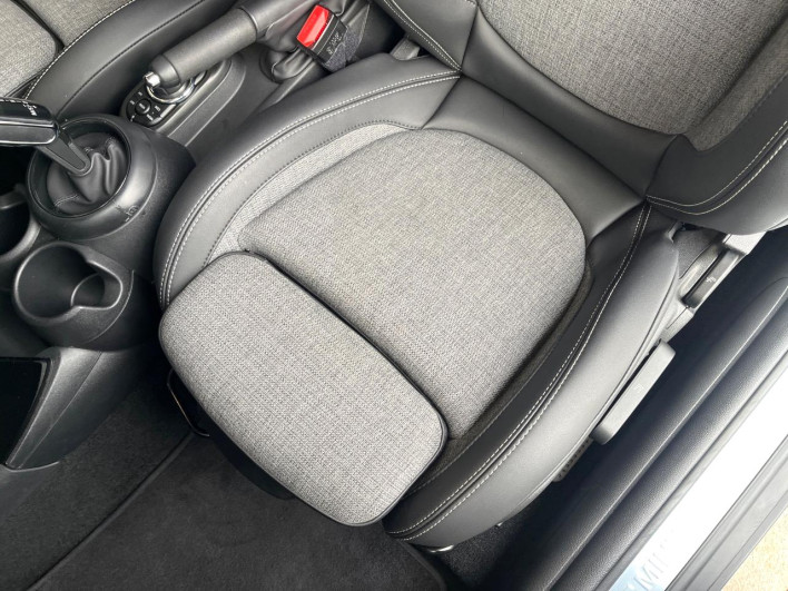 2022 Rover Mini 3DA-XY15MW (UW-6a24e1a40d567)[16]