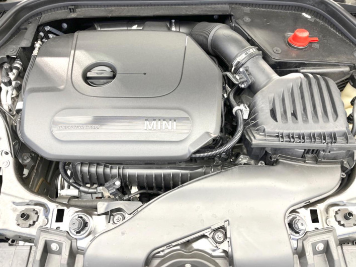 2021 Rover Mini 3BA-XR15MW (UW-6a24e1a4586ee)[4]