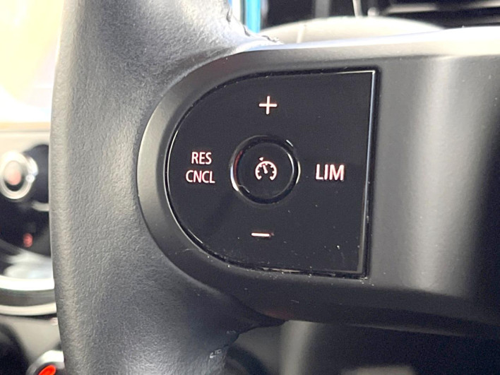 2021 Rover Mini 3BA-XR15MW (UW-6a24e1a4586ee)[25]