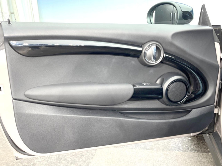 2021 Rover Mini 3BA-XR15MW (UW-6a24e1a4586ee)[11]