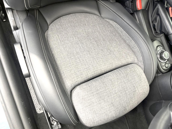 2021 Rover Mini 3BA-XR15MW (UW-6a24e1a4586ee)[17]