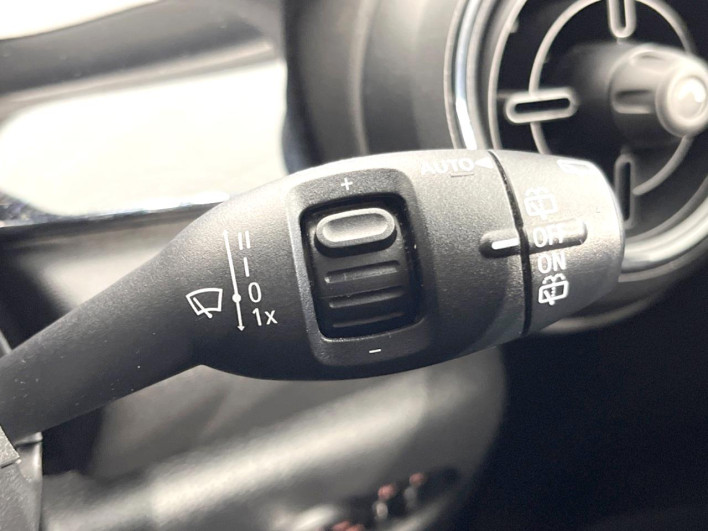 2021 Rover Mini 3BA-XR15MW (UW-6a24e1a4586ee)[22]