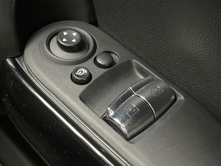 2021 Rover Mini 3BA-XR15MW (UW-6a24e1a4586ee)[19]
