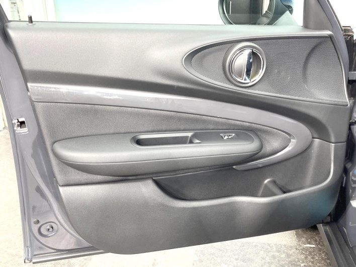 2016 Rover Mini LDA-LR20 (UW-6a24e1a5c5418)[11]