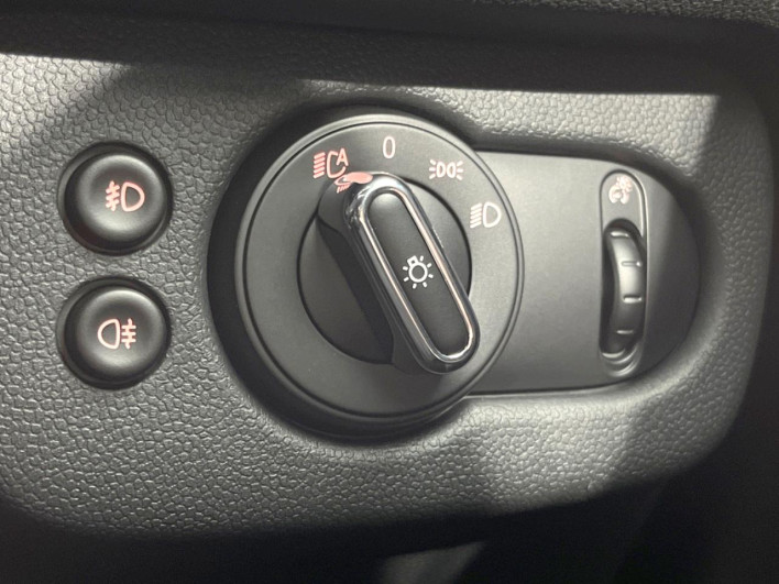 2016 Rover Mini LDA-LR20 (UW-6a24e1a5c5418)[22]