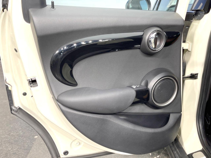 2015 Rover Mini DBA-XS20 (UW-6a24e1a6a64e1)[13]