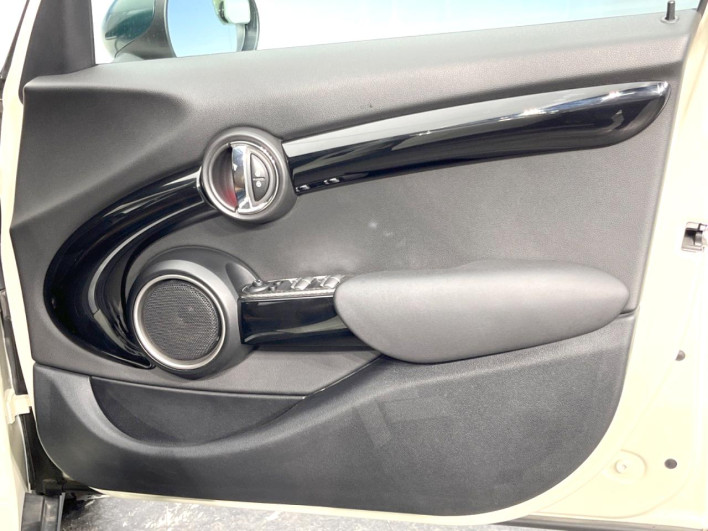 2015 Rover Mini DBA-XS20 (UW-6a24e1a6a64e1)[19]