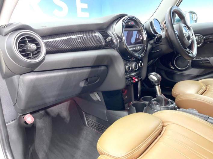 2015 Rover Mini DBA-XS20 (UW-6a24e1a6a64e1)[10]