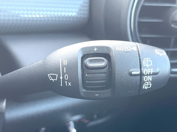 2018 Rover Mini DBA-XU15M (UW-6a24e1a86c585)[29]