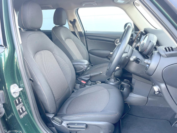 2018 Rover Mini DBA-XU15M (UW-6a24e1a86c585)[25]