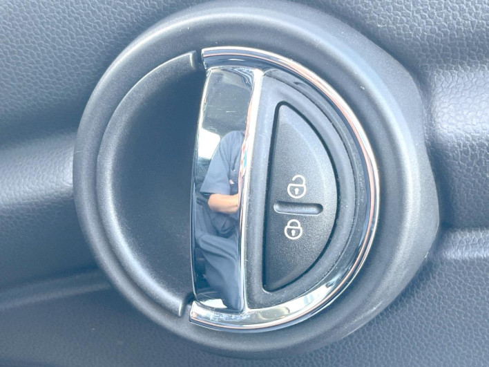 2018 Rover Mini DBA-XU15M (UW-6a24e1a86c585)[26]