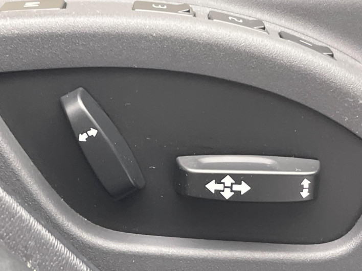 2017 Volvo V60 LDA-FD4204T (UW-6a24e1ab70de4)[8]