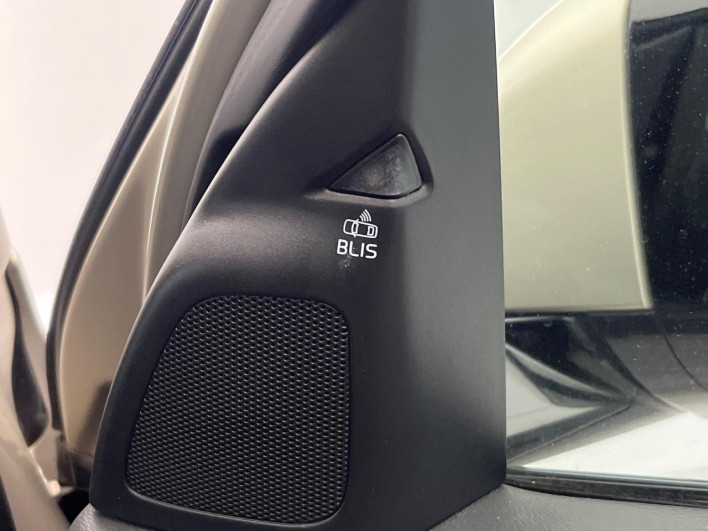 2017 Volvo V60 LDA-FD4204T (UW-6a24e1ab70de4)[26]