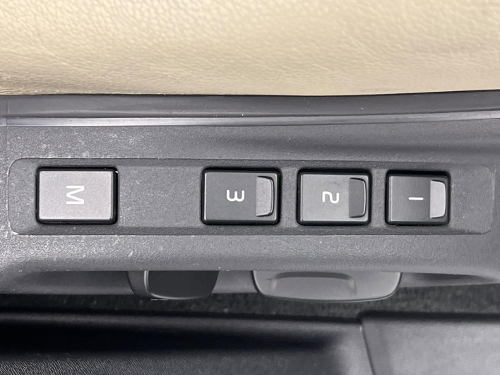 2017 Volvo V60 LDA-FD4204T (UW-6a24e1ab70de4)[9]