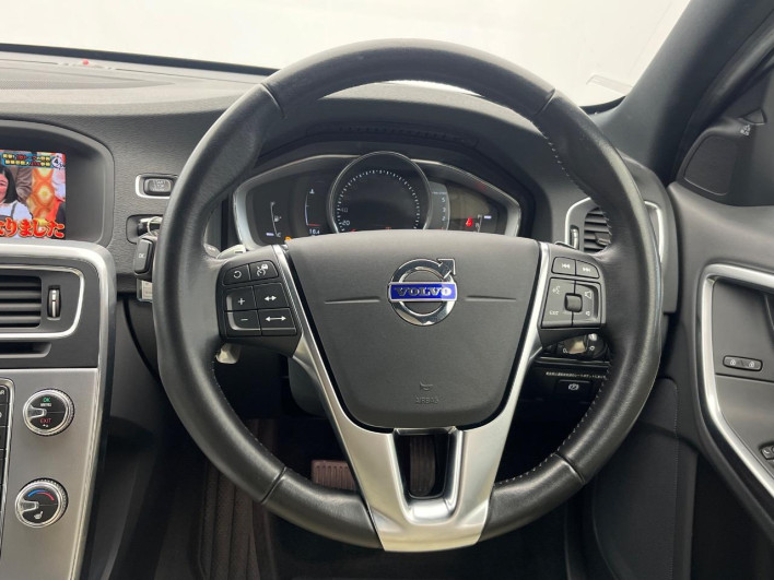 2017 Volvo V60 LDA-FD4204T (UW-6a24e1ab70de4)[23]