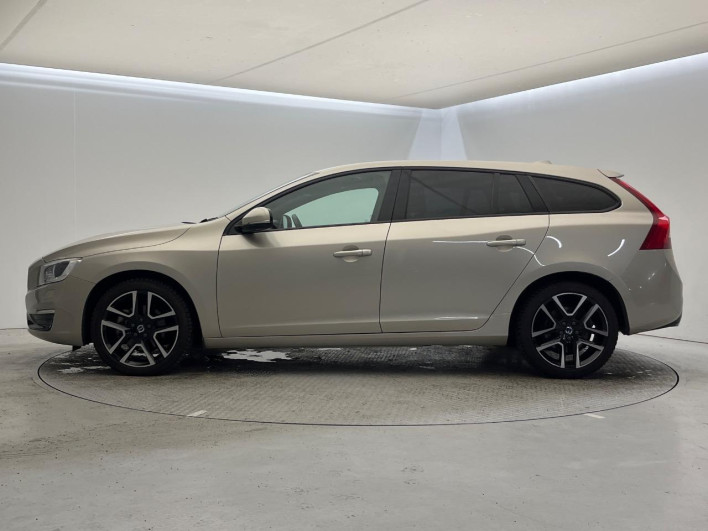 2017 Volvo V60 LDA-FD4204T (UW-6a24e1ab70de4)[15]
