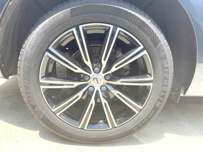 2019 Volvo XC60 DBA-UB420XC (UW-6a24e1aca18da)[17]