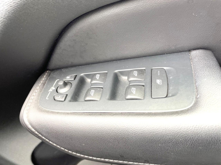 2019 Volvo XC60 DBA-UB420XC (UW-6a24e1aca18da)[4]