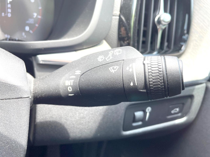 2019 Volvo XC60 DBA-UB420XC (UW-6a24e1aca18da)[10]
