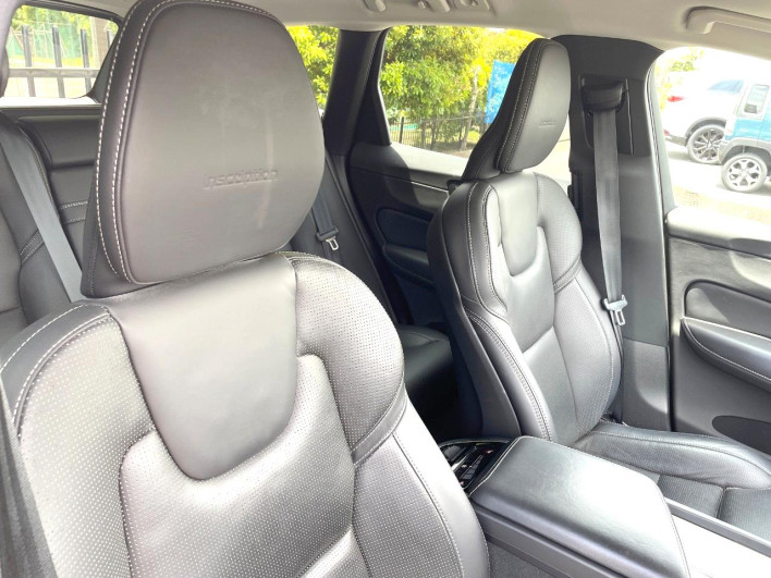 2019 Volvo XC60 DBA-UB420XC (UW-6a24e1aca18da)[13]