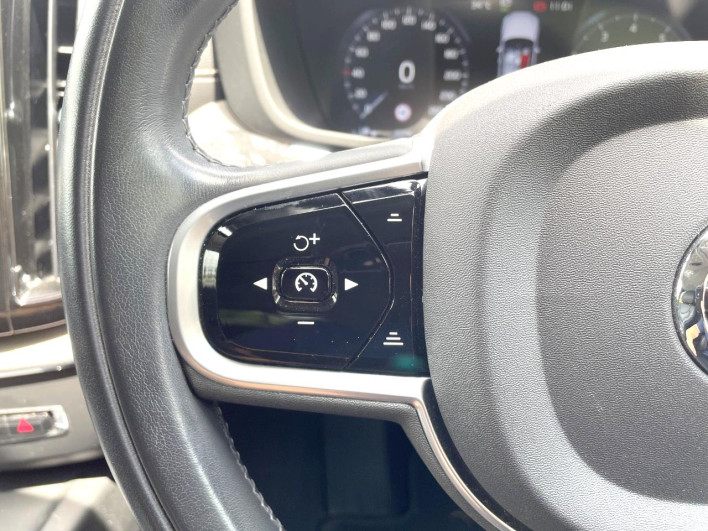 2019 Volvo XC60 DBA-UB420XC (UW-6a24e1aca18da)[1]