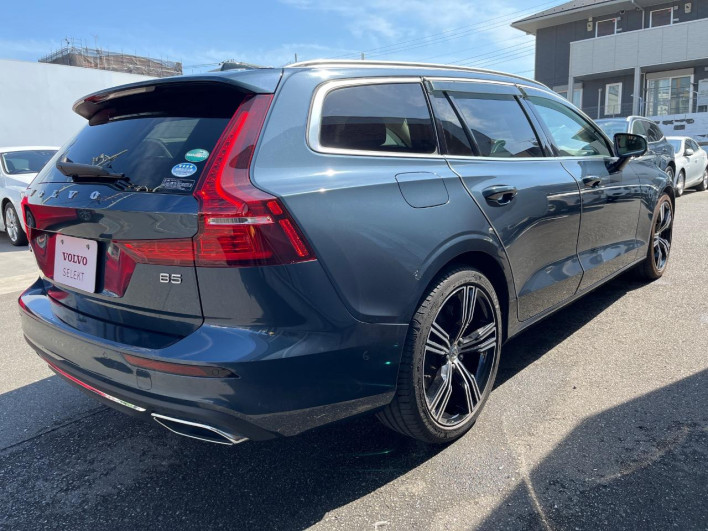 2021 Volvo V60 5AA-ZB420TM (UW-6a24e1ae4e5e8)[12]