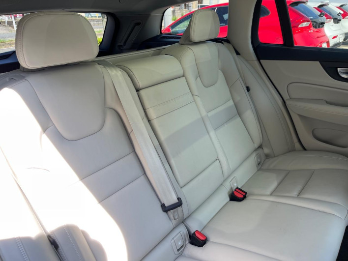 2021 Volvo V60 5AA-ZB420TM (UW-6a24e1ae4e5e8)[24]