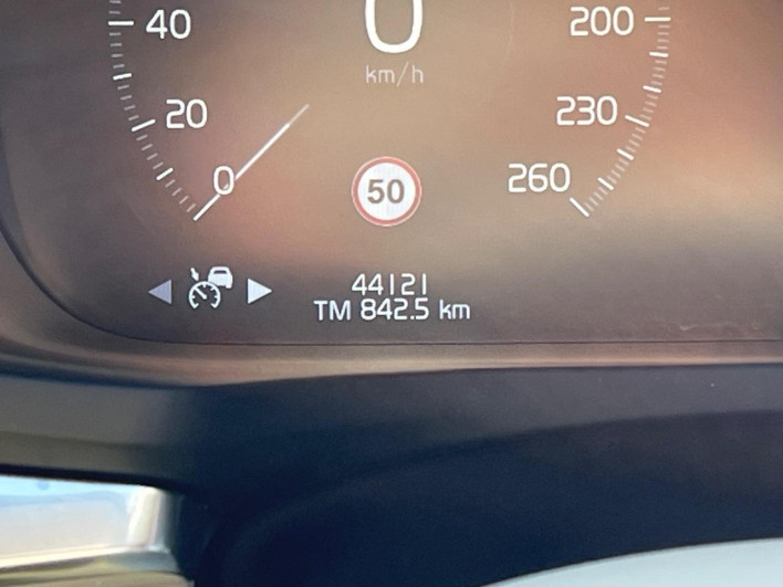 2021 Volvo V60 5AA-ZB420TM (UW-6a24e1ae4e5e8)[2]