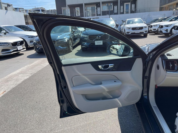 2021 Volvo V60 5AA-ZB420TM (UW-6a24e1ae4e5e8)[14]