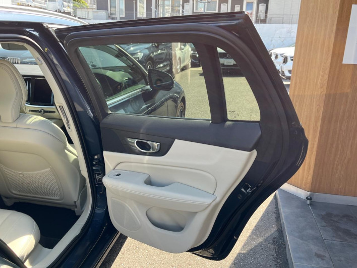 2021 Volvo V60 5AA-ZB420TM (UW-6a24e1ae4e5e8)[25]
