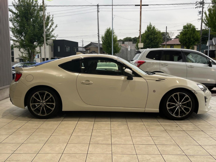 2017 Toyota 86 DBA-ZN6 (UW-6a24e1b2aeeeb)[5]