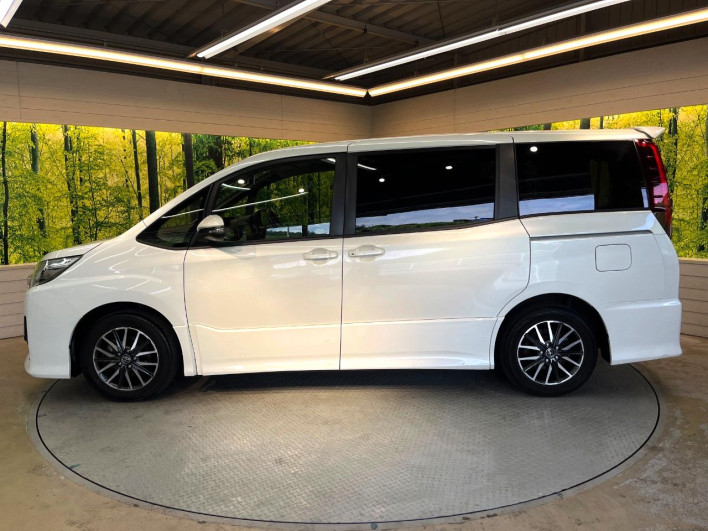 2015 Toyota Noah DBA-ZRR80W (UW-6a24e1b545658)[13]