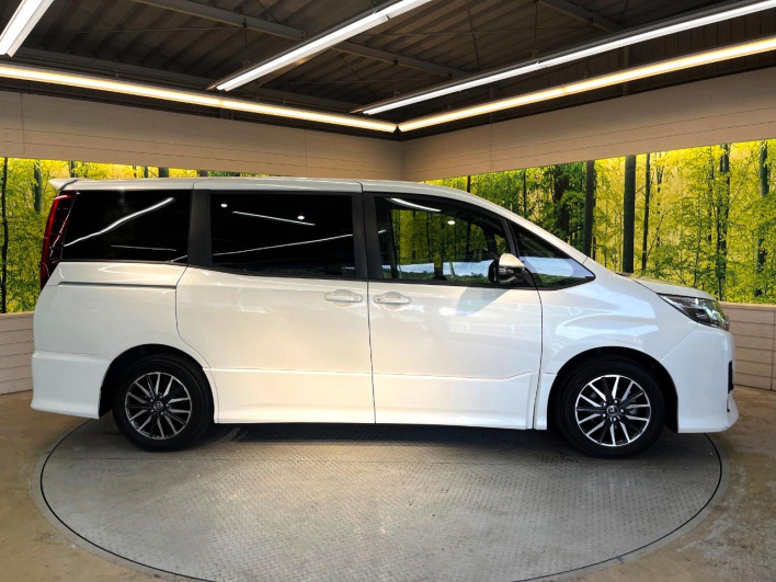 2015 Toyota Noah DBA-ZRR80W (UW-6a24e1b545658)[9]