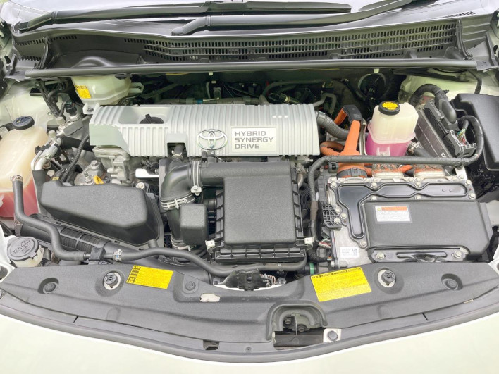 2013 Toyota Prius DAA-ZVW30 (UW-6a24e1c4c05f4)[4]