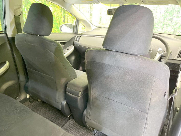 2013 Toyota Prius DAA-ZVW30 (UW-6a24e1c4c05f4)[28]