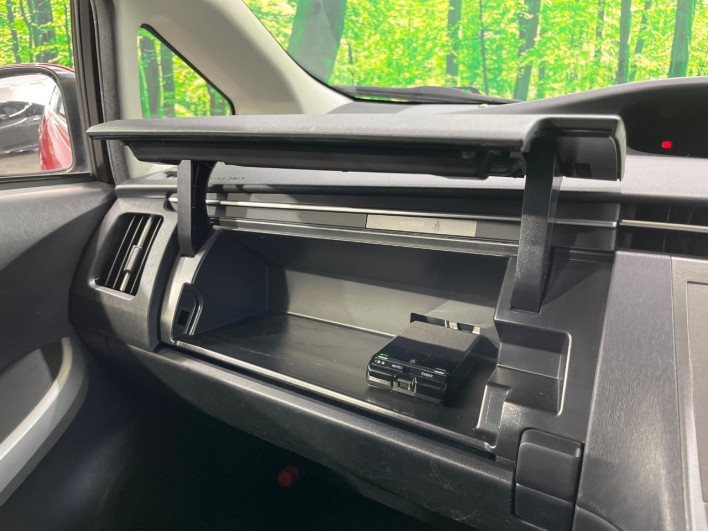 2014 Toyota Prius DAA-ZVW30 (UW-6a24e1c4f406b)[28]