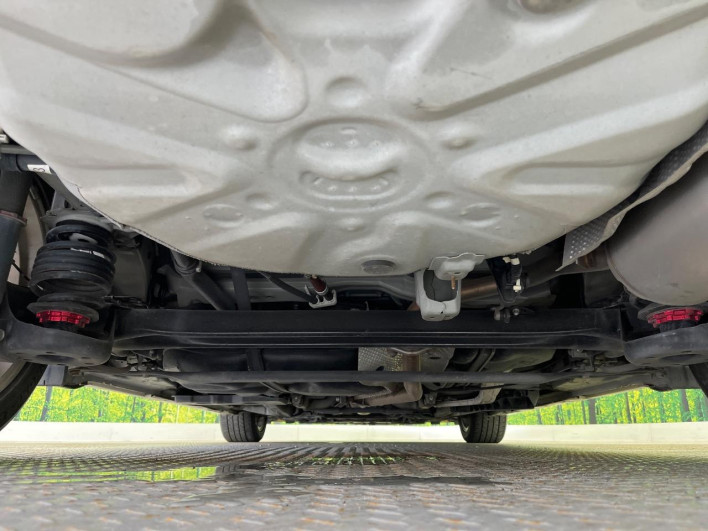 2015 Toyota Prius α DAA-ZVW41W (UW-6a24e1c8d3057)[24]