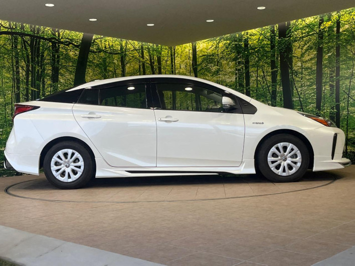 2020 Toyota Prius DAA-ZVW51 (UW-6a24e1cced523)[11]