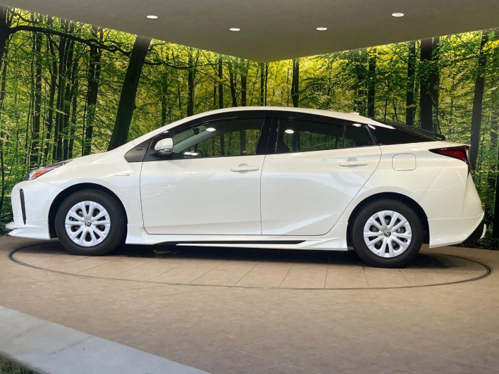 2020 Toyota Prius DAA-ZVW51 (UW-6a24e1cced523)[15]