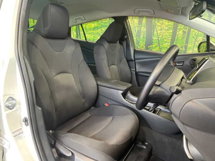 2020 Toyota Prius DAA-ZVW51 (UW-6a24e1cced523)[23]