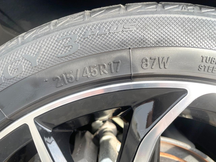 2019 Toyota Prius PHV DLA-ZVW52 (UW-6a24e1cf5c845)[11]