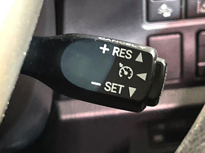 2017 Toyota Noah DAA-ZWR80G (UW-6a24e1d4a7fa6)[29]