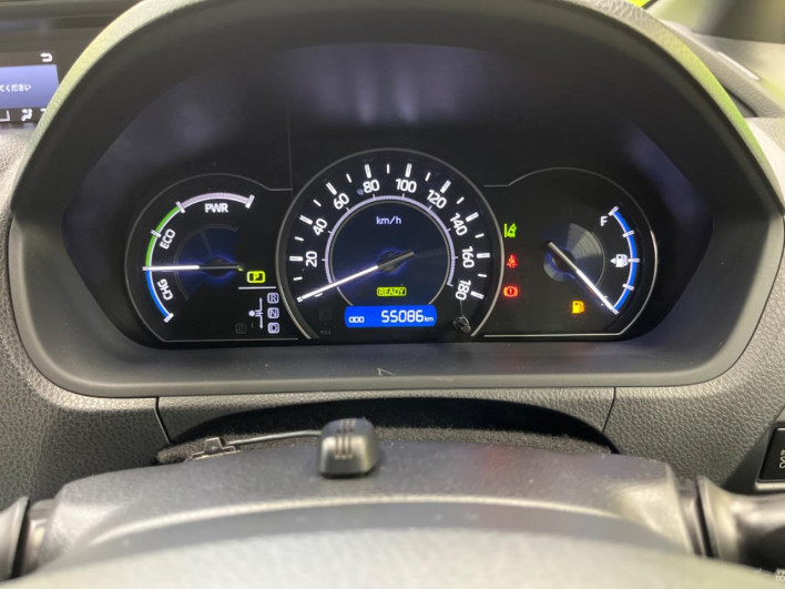 2018 Toyota Noah DAA-ZWR80W (UW-6a24e1d547a7d)[13]