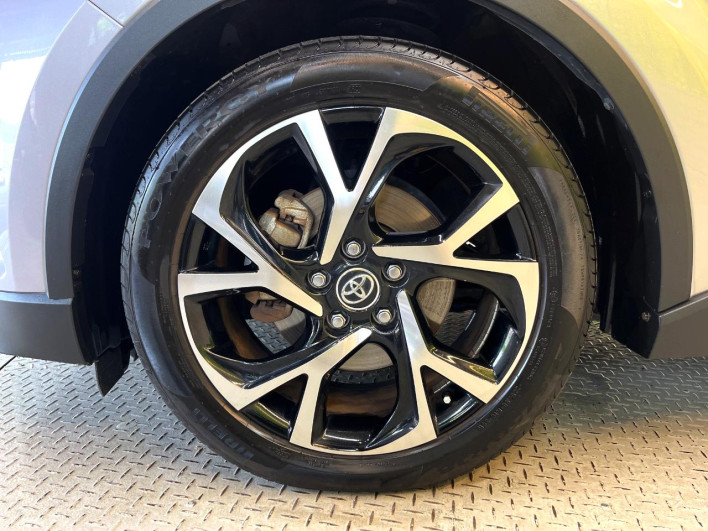 2018 Toyota C-HR DAA-ZYX10 (UW-6a24e1e224227)[29]