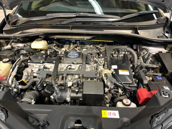 2018 Toyota C-HR DAA-ZYX10 (UW-6a24e1e224227)[4]