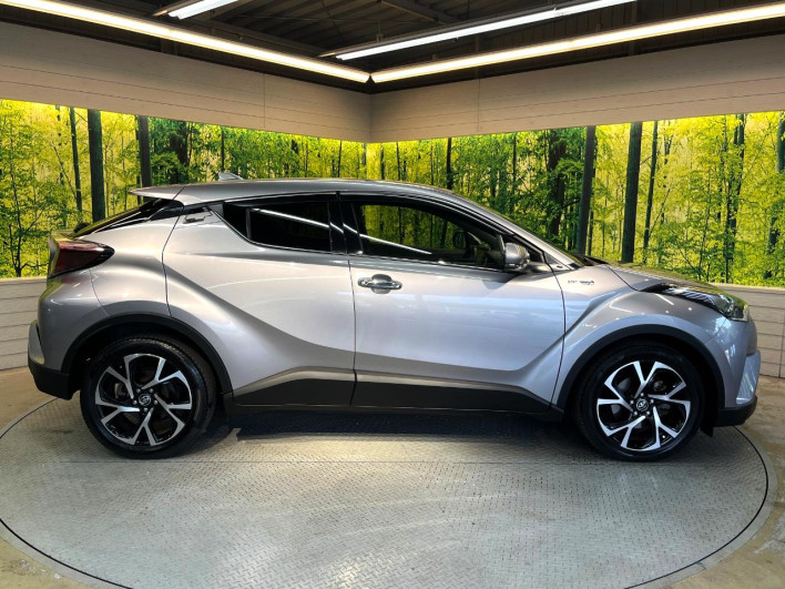 2018 Toyota C-HR DAA-ZYX10 (UW-6a24e1e224227)[11]