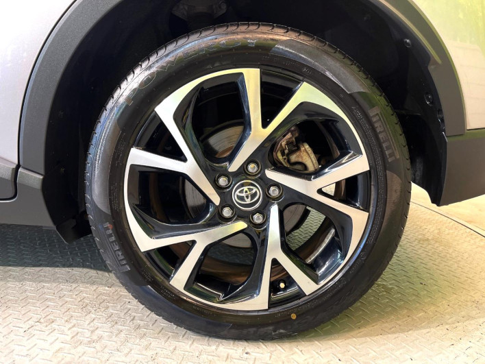 2018 Toyota C-HR DAA-ZYX10 (UW-6a24e1e224227)[28]