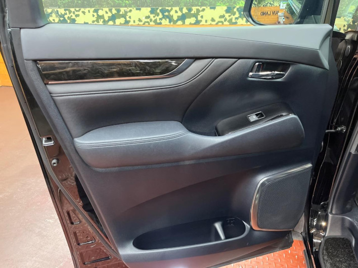2017 Toyota Alphard DBA-AGH30W (UW-6a26314a97e58)[14]