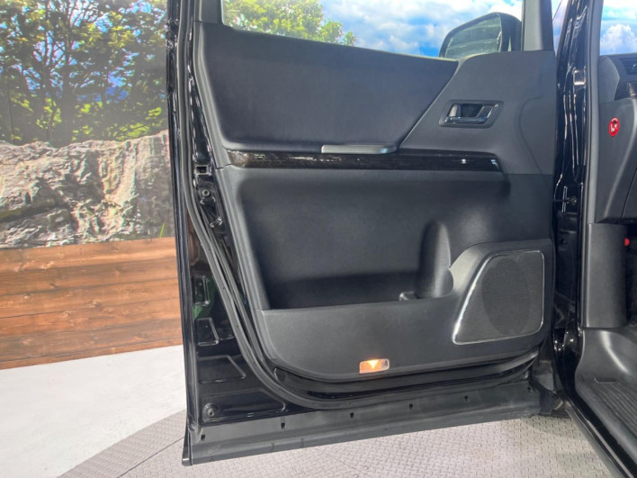 2012 Toyota Alphard DBA-ANH20W (UW-6a26315d0116c)[25]