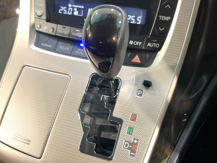 2014 Toyota Alphard DBA-ANH20W (UW-6a26315f9fce7)[22]